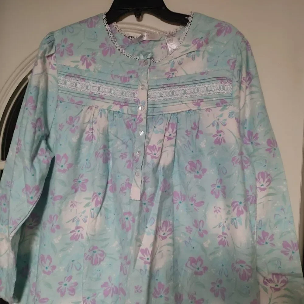 Jasmine Rose Light Blue Flowered Flannel Nightgown Size Women's XL Worn 1 Time